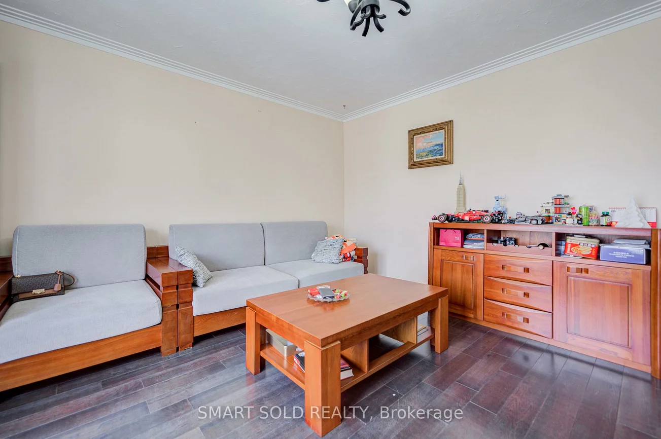 Main 438, Marybay, Crosby, Richmond Hill