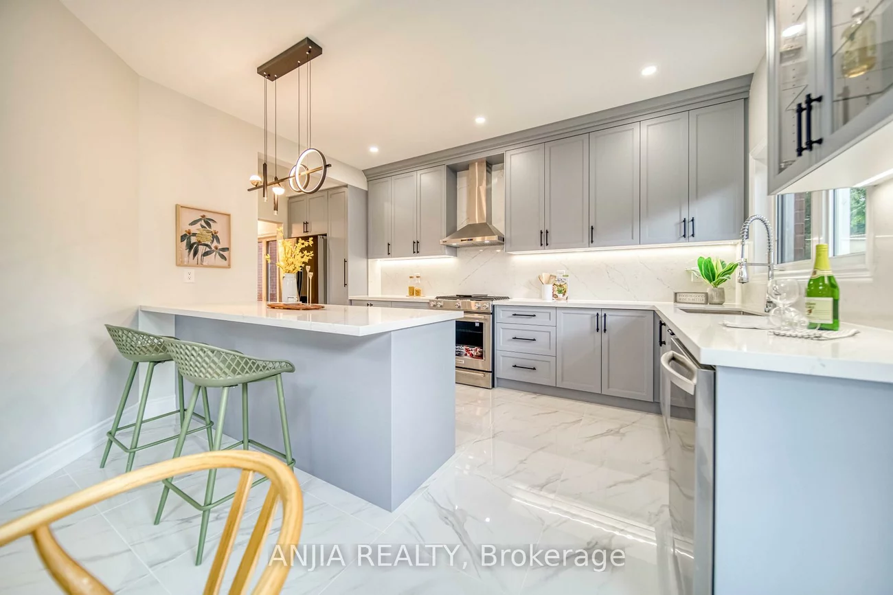 309, Tower Hill, Jefferson, Richmond Hill