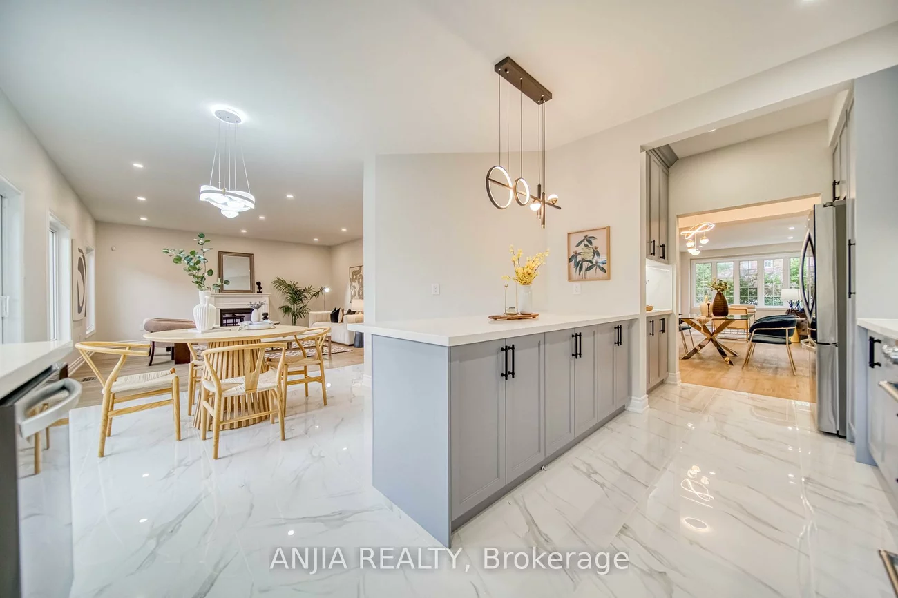 309, Tower Hill, Jefferson, Richmond Hill