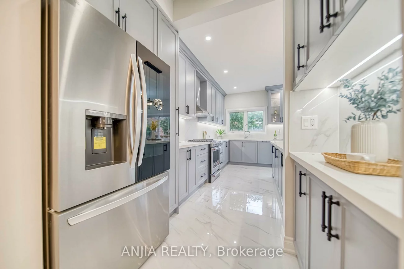 309, Tower Hill, Jefferson, Richmond Hill