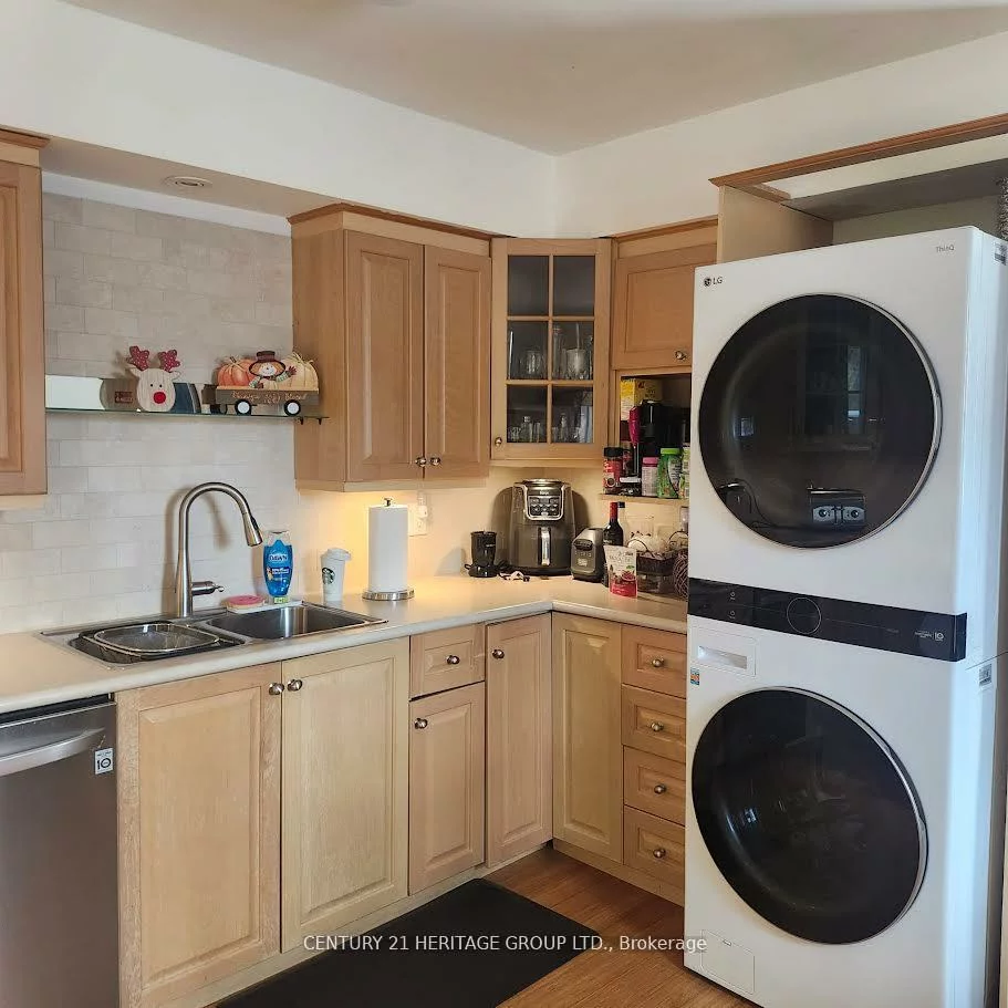 80, Rockport, Crosby, Richmond Hill