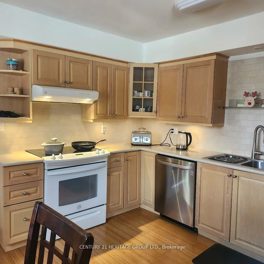 80, Rockport, Crosby, Richmond Hill