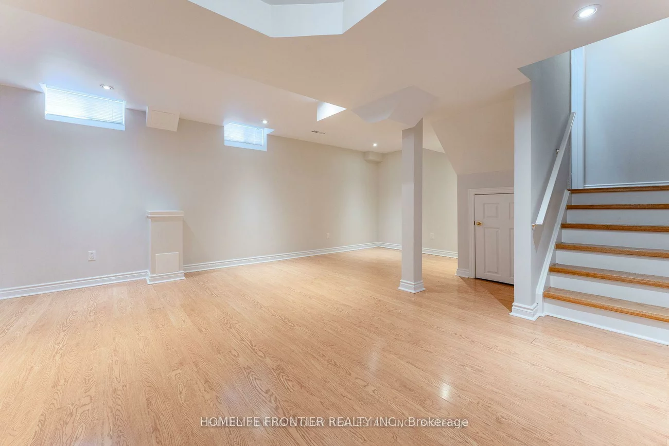 100, Selkirk, Langstaff, Richmond Hill