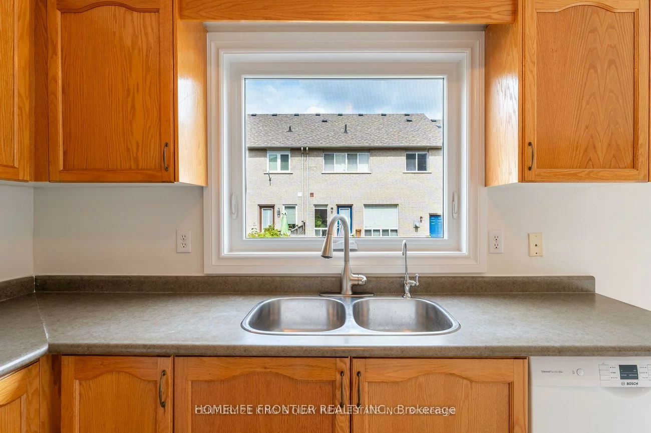 100, Selkirk, Langstaff, Richmond Hill