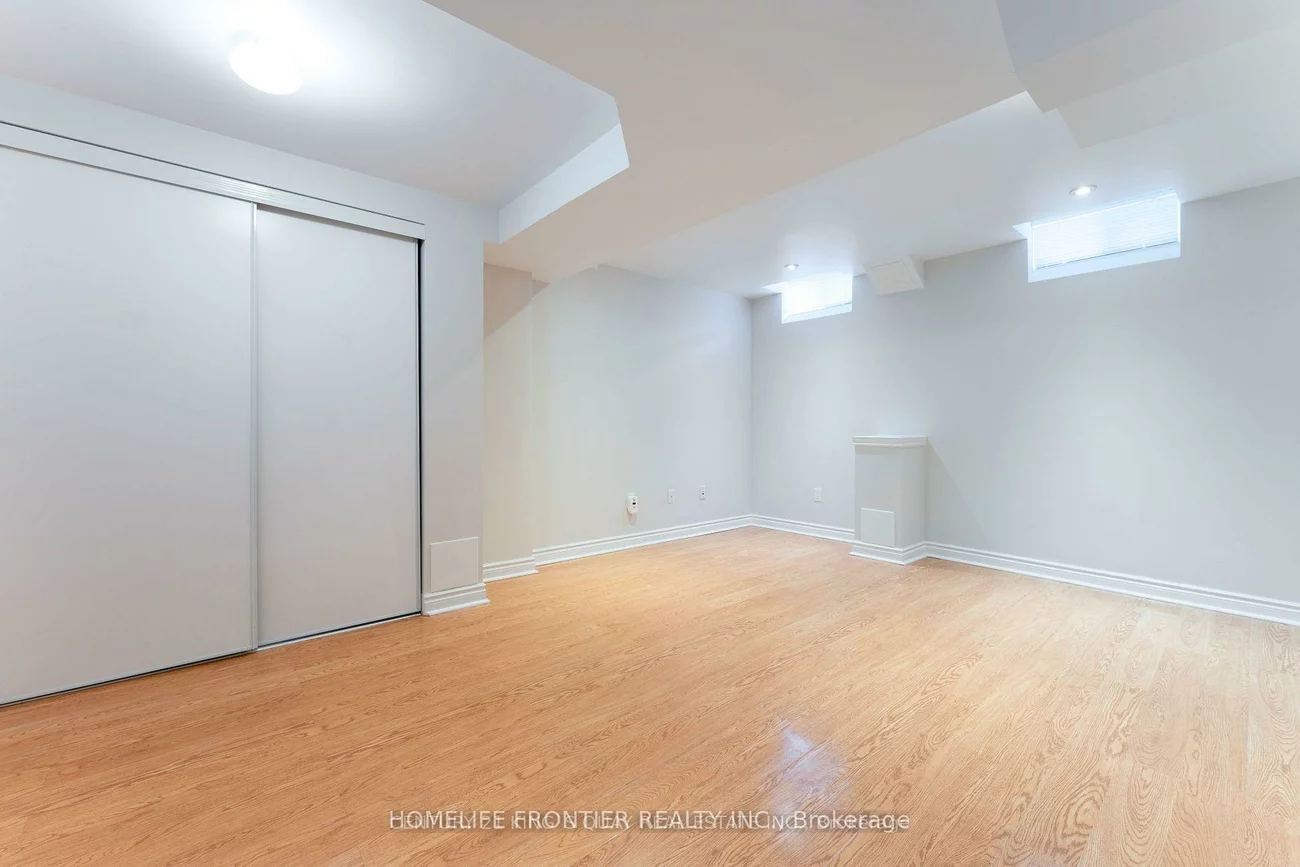 100, Selkirk, Langstaff, Richmond Hill