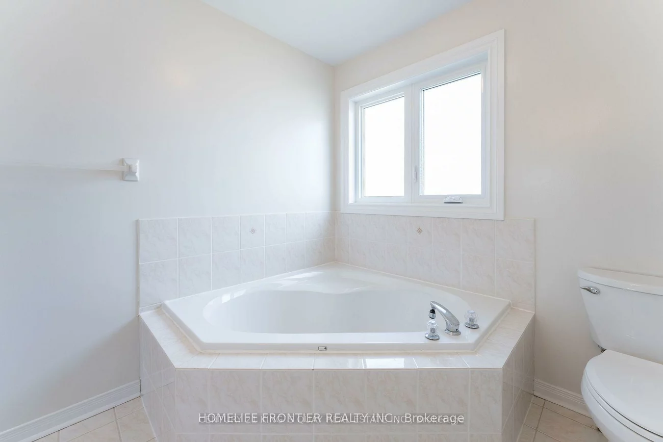 100, Selkirk, Langstaff, Richmond Hill