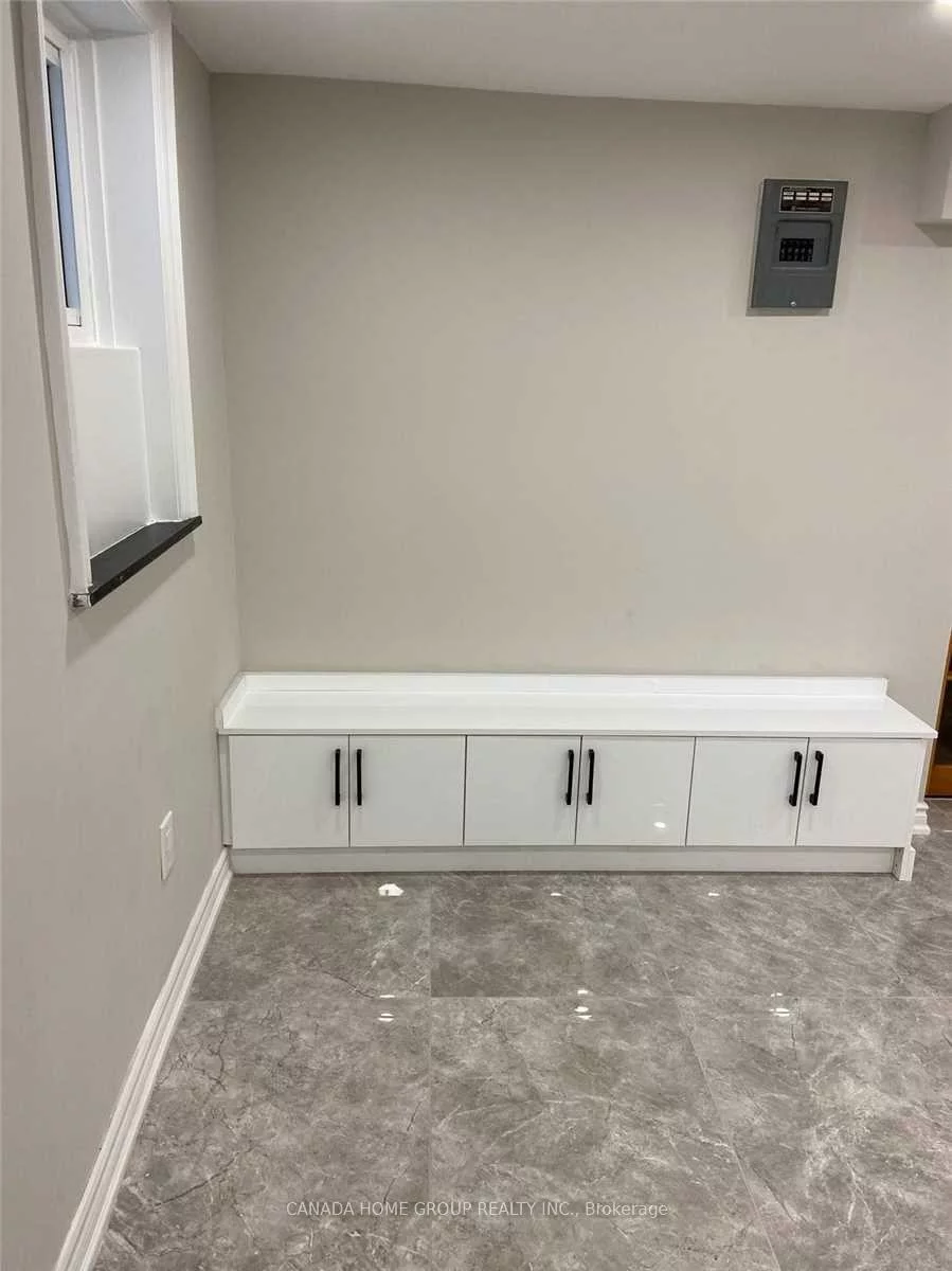 435, Lynett, Crosby, Richmond Hill