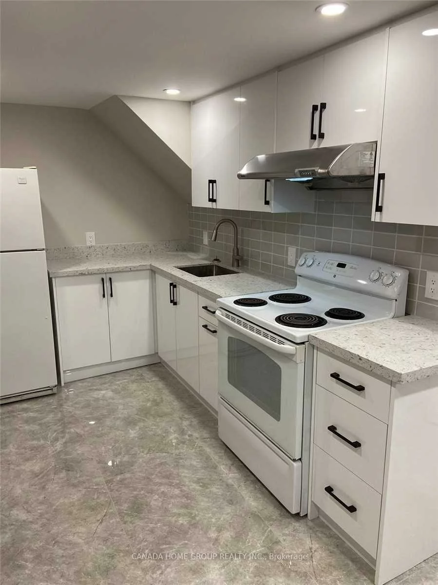 435, Lynett, Crosby, Richmond Hill