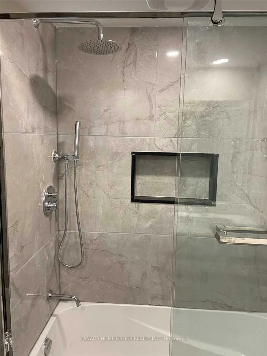 435, Lynett, Crosby, Richmond Hill