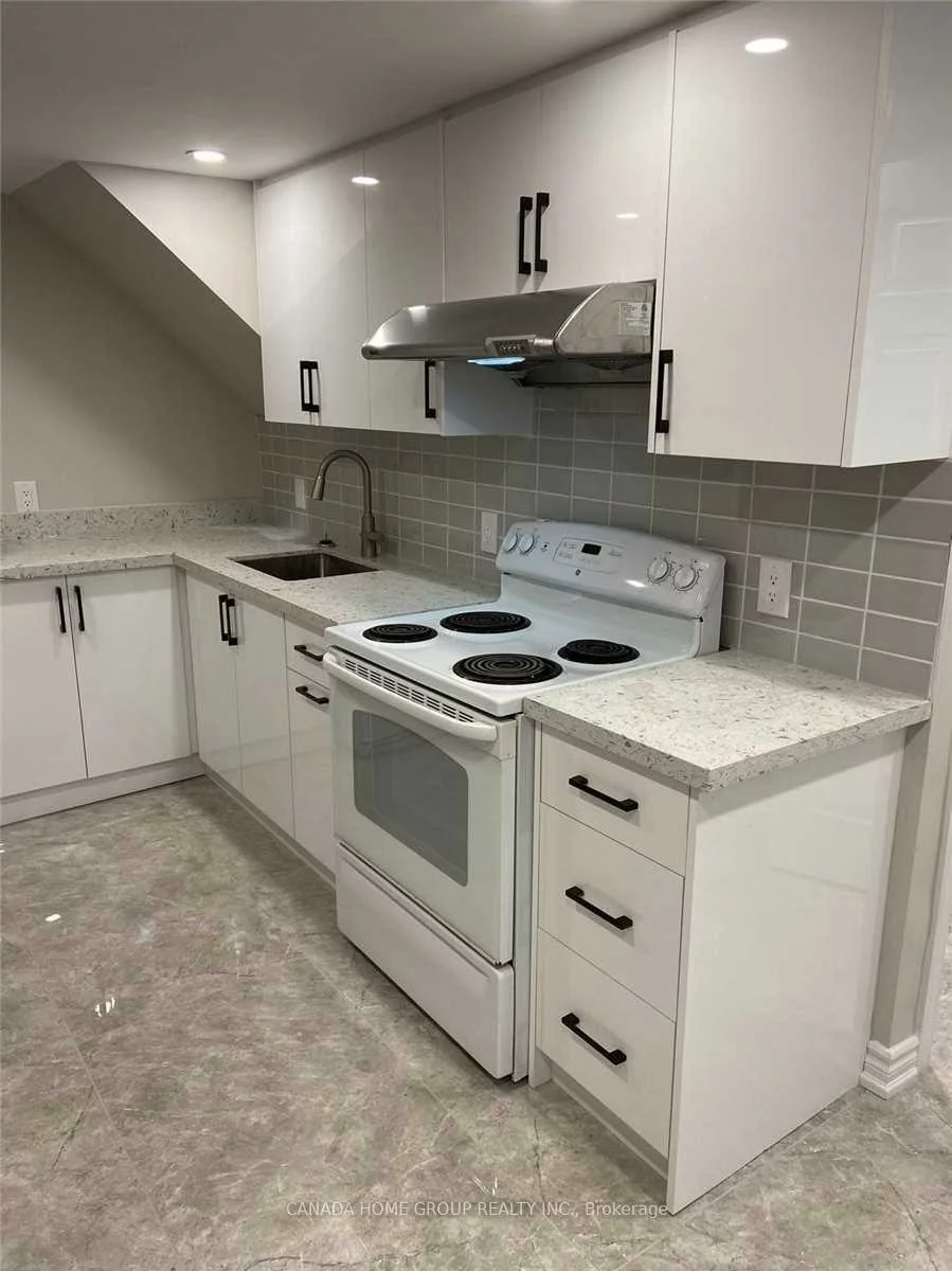 435, Lynett, Crosby, Richmond Hill