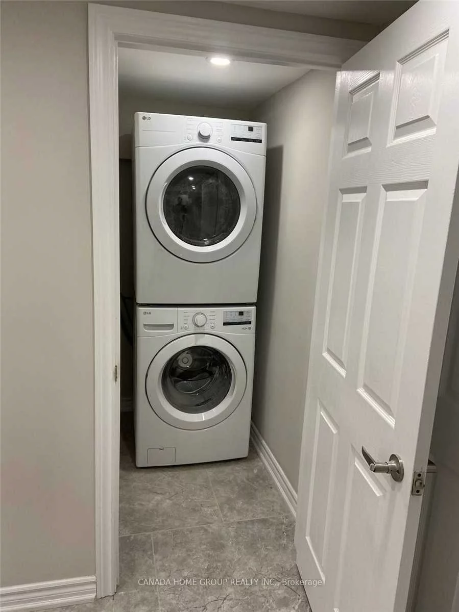 435, Lynett, Crosby, Richmond Hill