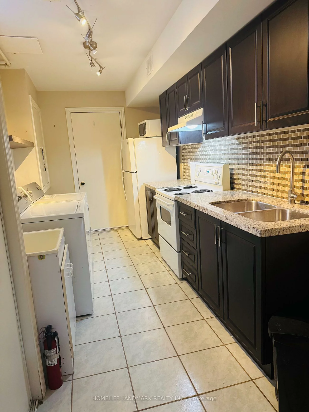 44, Romance (Main Floor), Rouge Woods, Richmond Hill