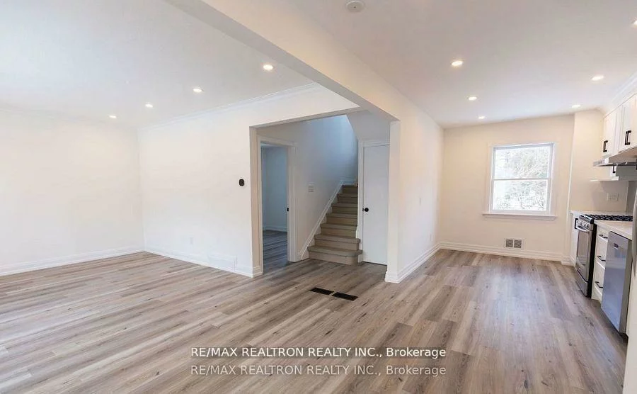 112, Lawrence, Crosby, Richmond Hill