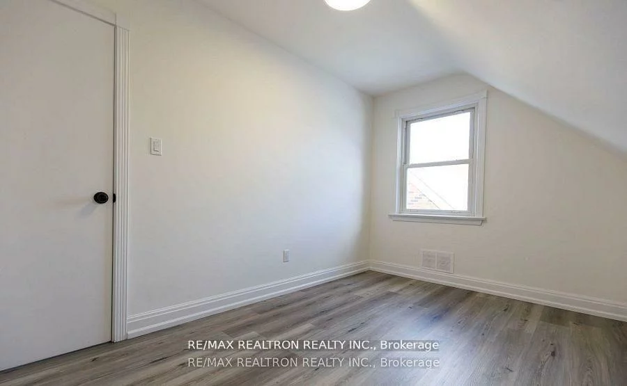 112, Lawrence, Crosby, Richmond Hill