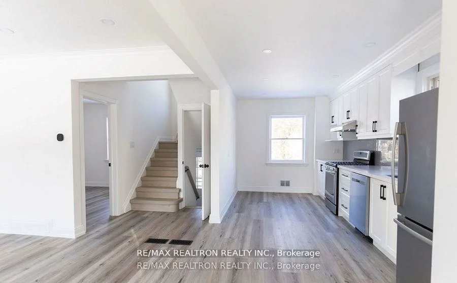 112, Lawrence, Crosby, Richmond Hill