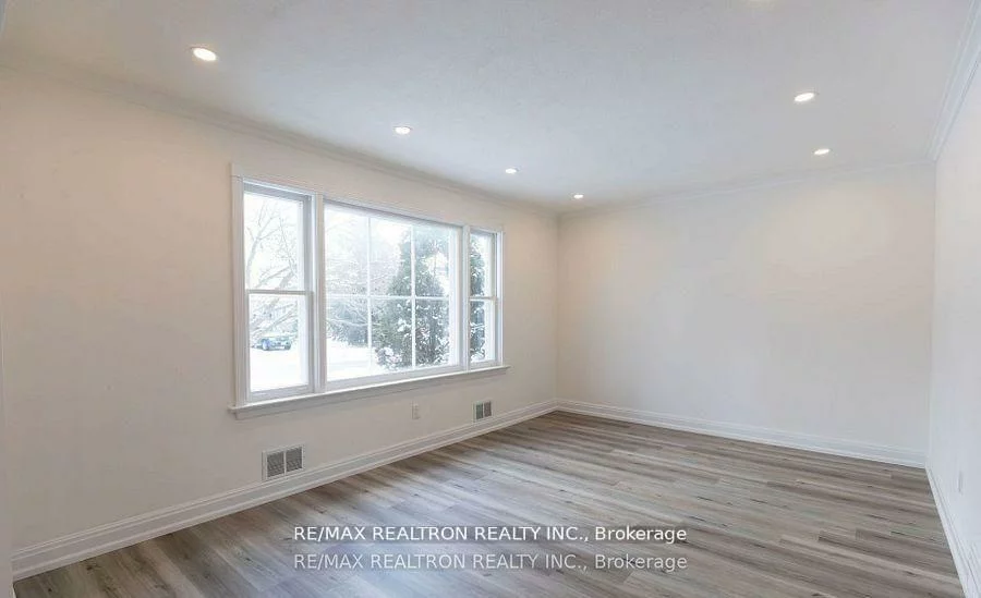 112, Lawrence, Crosby, Richmond Hill