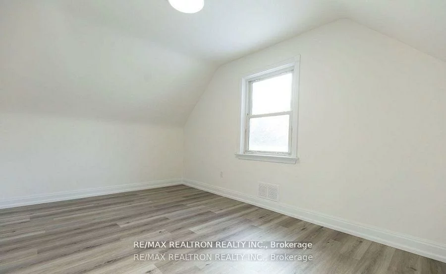 112, Lawrence, Crosby, Richmond Hill