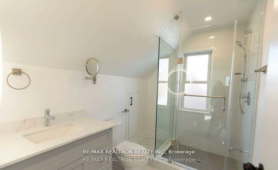 112, Lawrence, Crosby, Richmond Hill