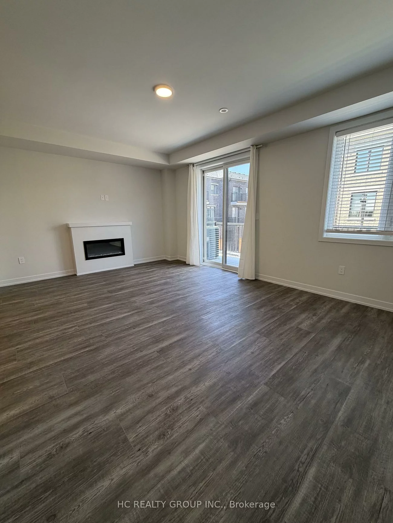 27, Agnes, Headford Business Park, Richmond Hill