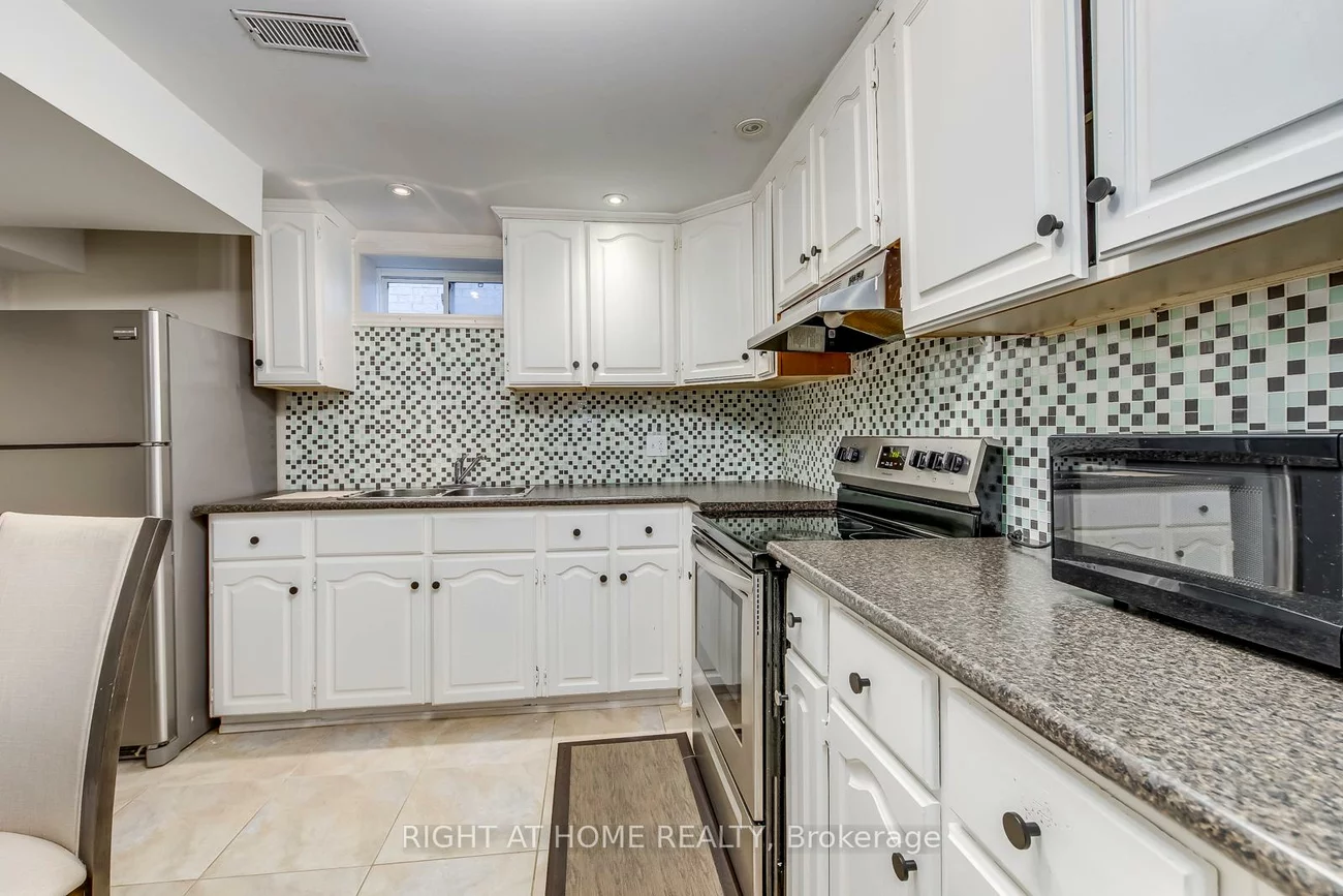 56, Barberry, Oak Ridges, Richmond Hill