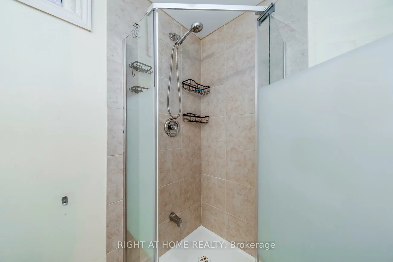 56, Barberry, Oak Ridges, Richmond Hill