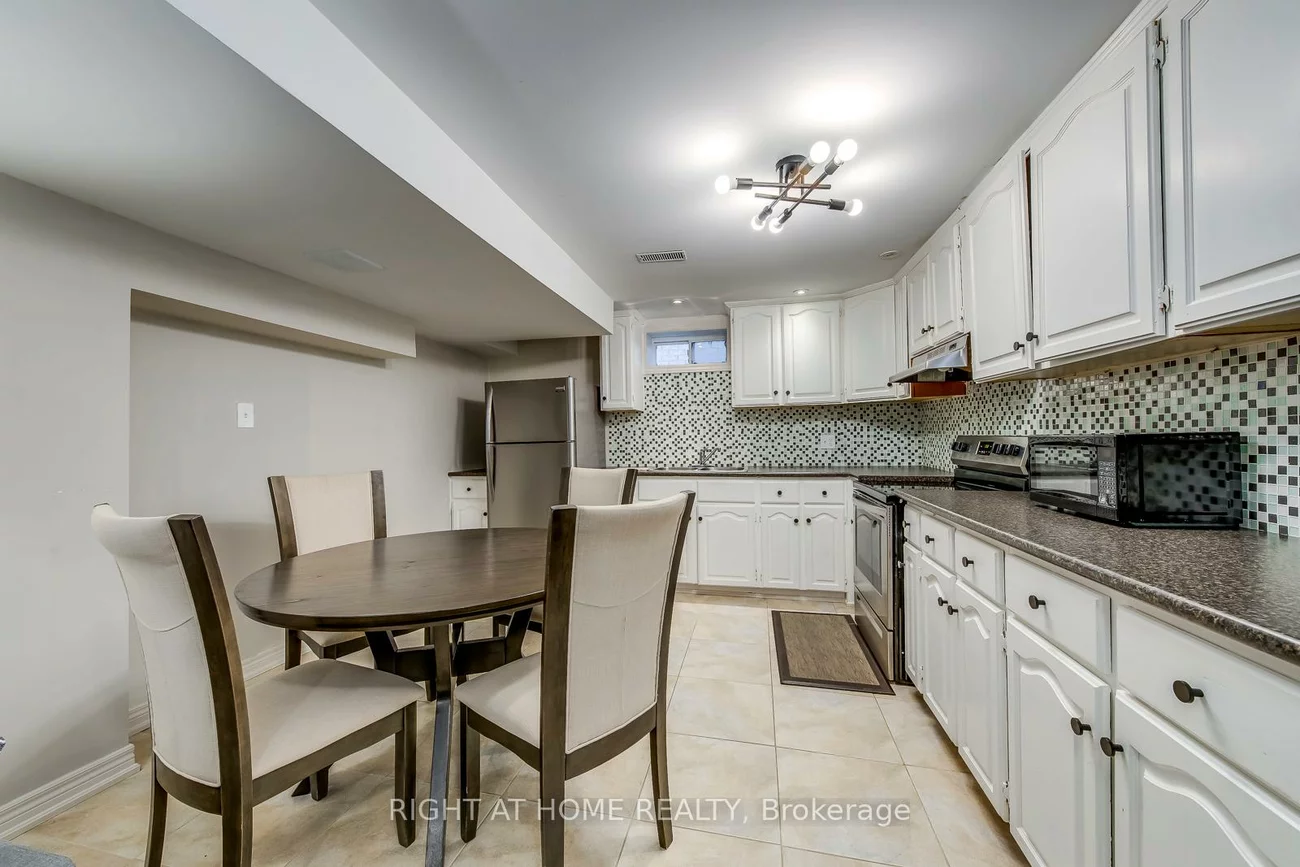 56, Barberry, Oak Ridges, Richmond Hill