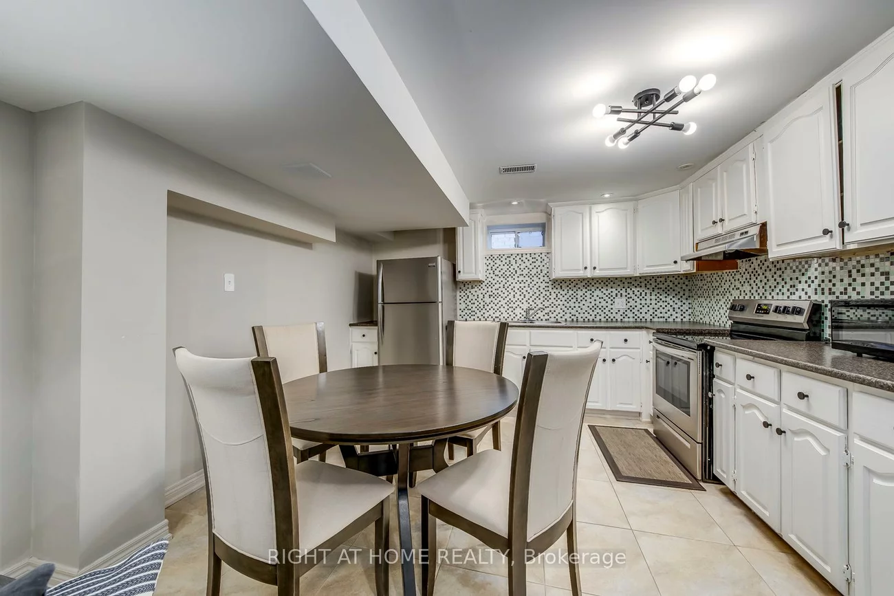 56, Barberry, Oak Ridges, Richmond Hill