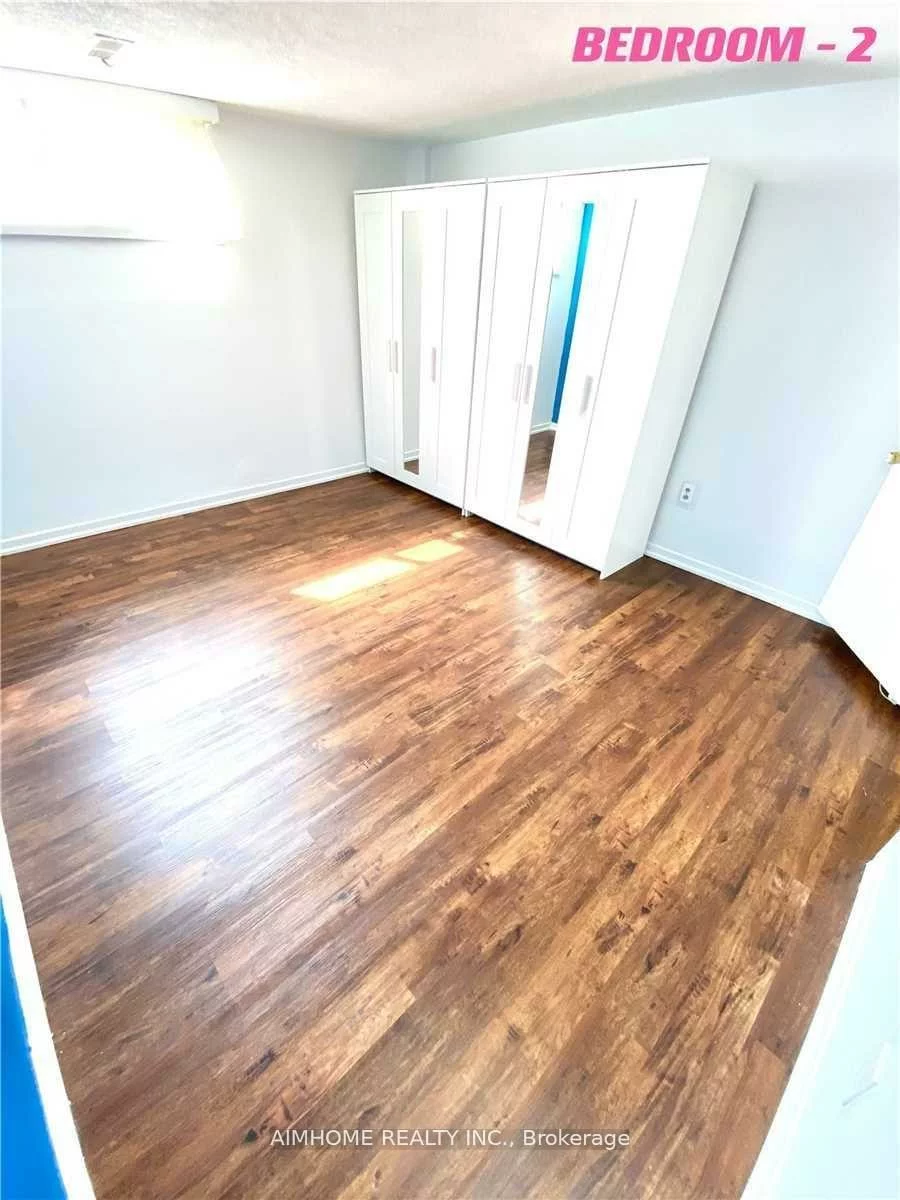 18, Rockport (Bsmt), Crosby, Richmond Hill