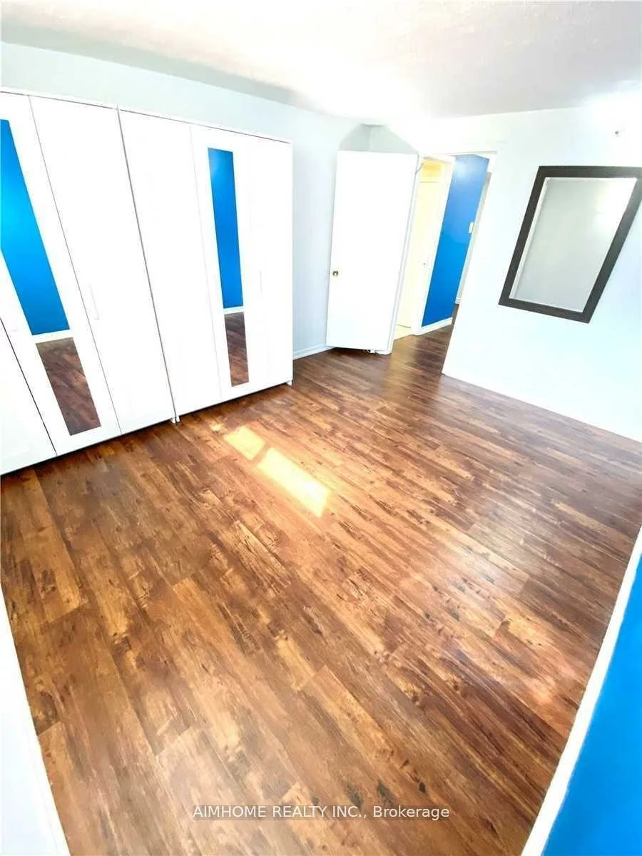 18, Rockport (Bsmt), Crosby, Richmond Hill