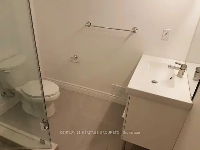 7, Tarmack, Jefferson, Richmond Hill