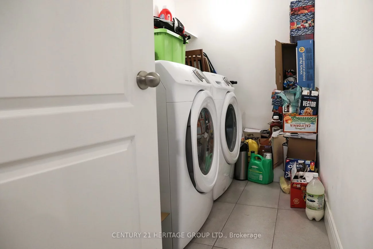 7, Tarmack, Jefferson, Richmond Hill