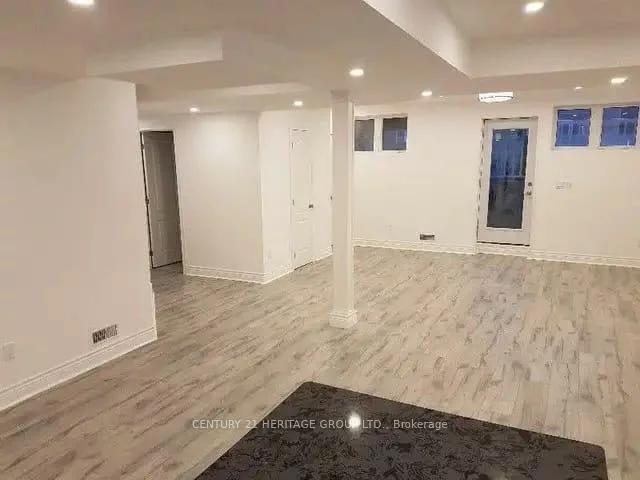 7, Tarmack, Jefferson, Richmond Hill