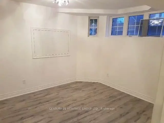 7, Tarmack, Jefferson, Richmond Hill