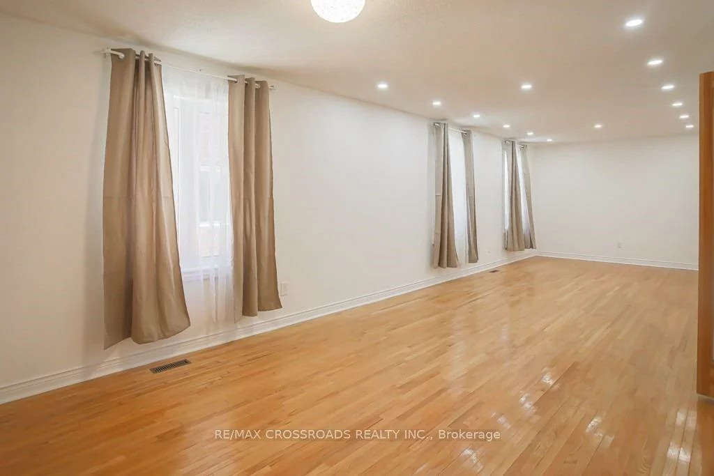 87, Woodriver, Devonsleigh, Richmond Hill