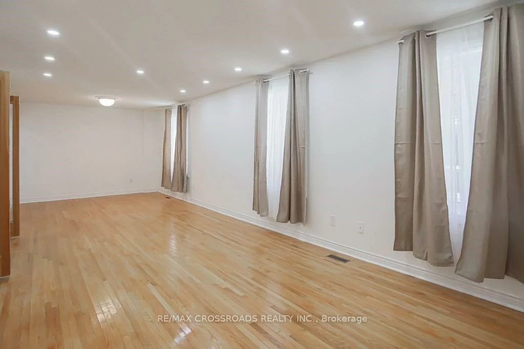 87, Woodriver, Devonsleigh, Richmond Hill