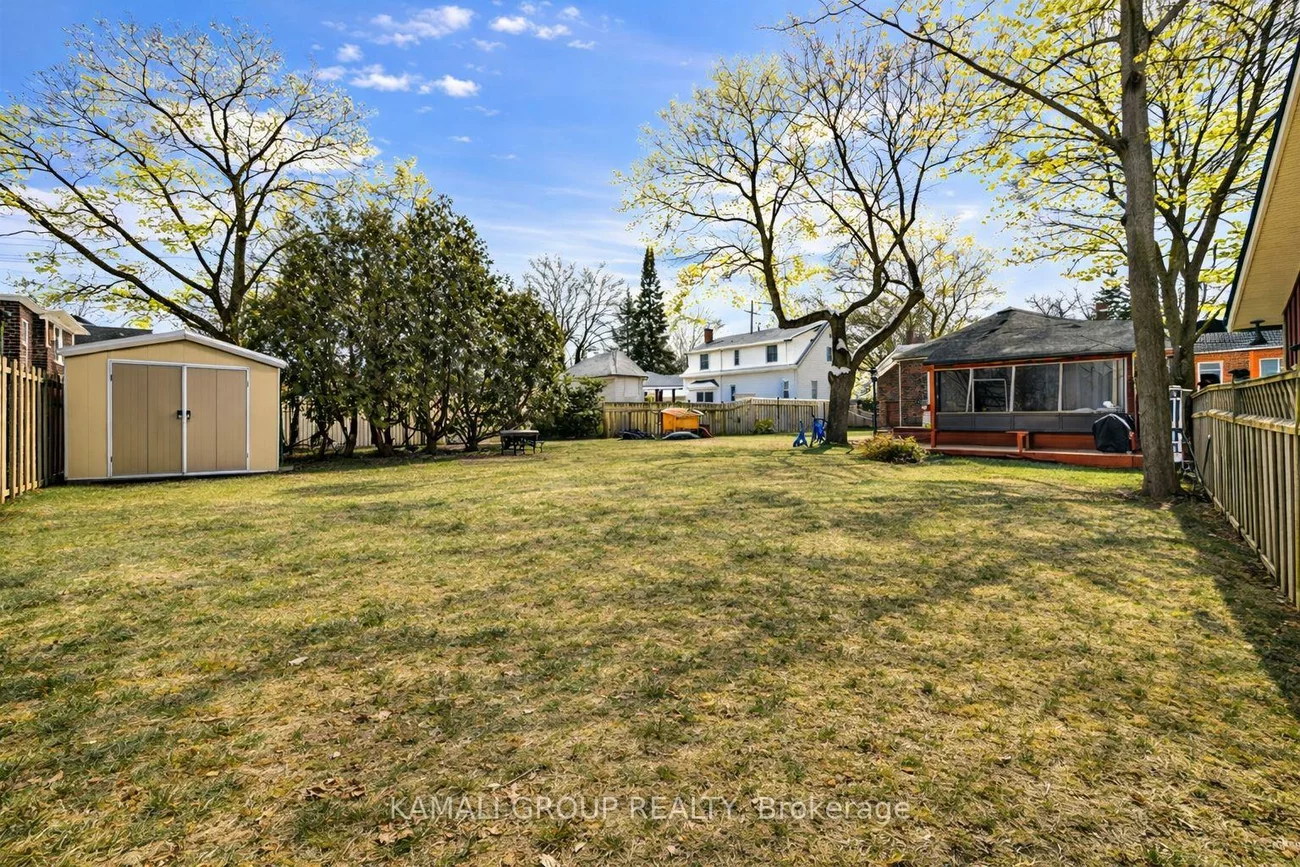 46, Centre, Crosby, Richmond Hill