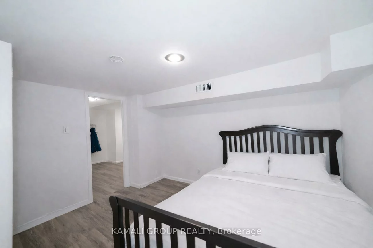 46, Centre, Crosby, Richmond Hill