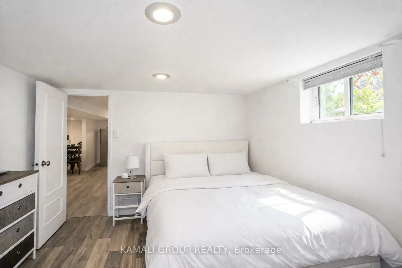 46, Centre, Crosby, Richmond Hill