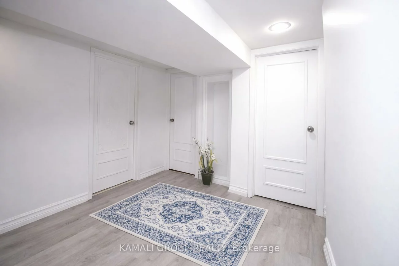 46, Centre, Crosby, Richmond Hill