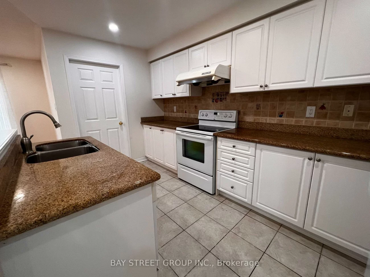 85, Selkirk, Langstaff, Richmond Hill