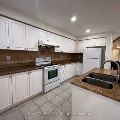 85, Selkirk, Langstaff, Richmond Hill