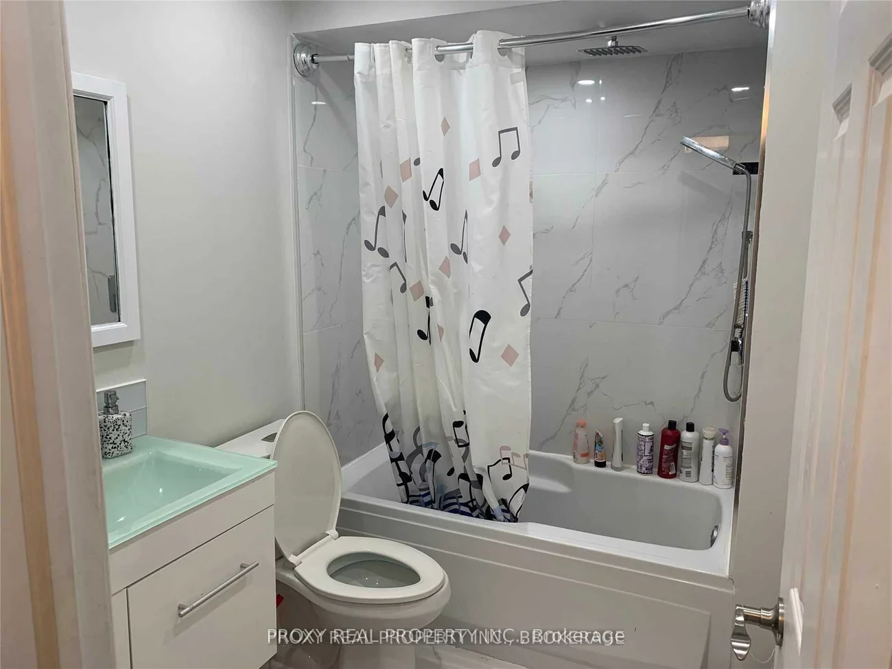 211, Weldrick, North Richvale, Richmond Hill
