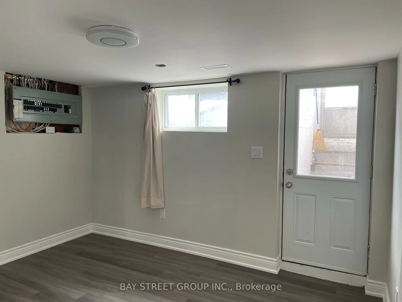 370, Centre, Crosby, Richmond Hill