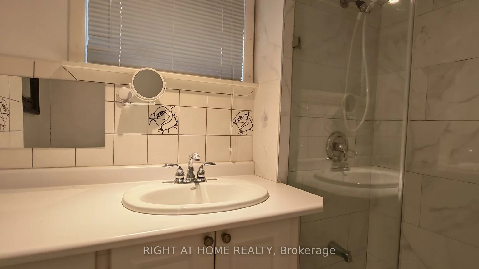 27, Sussex, Crosby, Richmond Hill