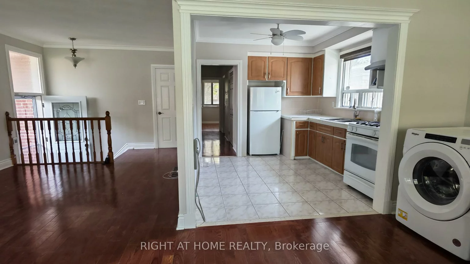 27, Sussex, Crosby, Richmond Hill