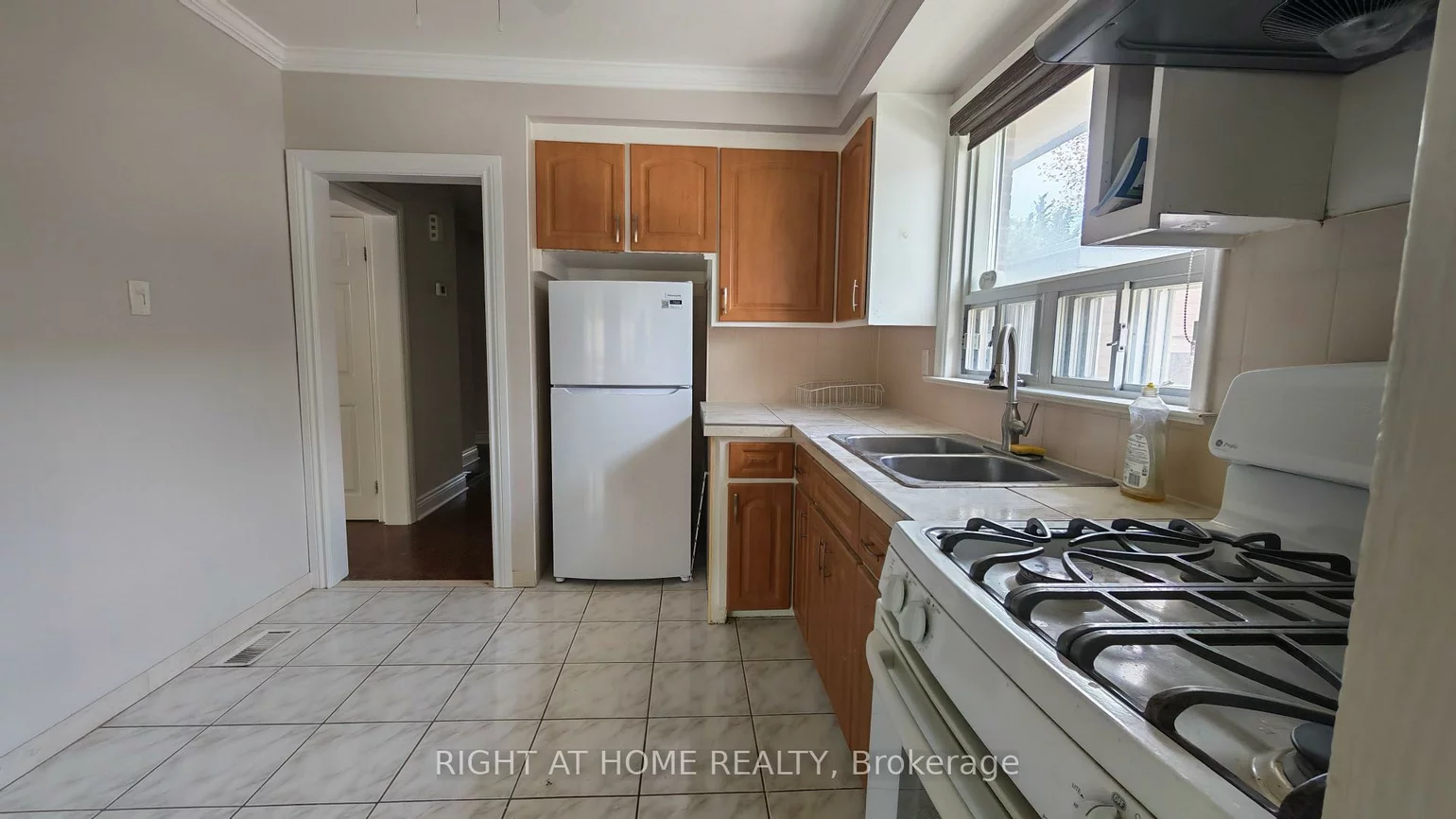 27, Sussex, Crosby, Richmond Hill