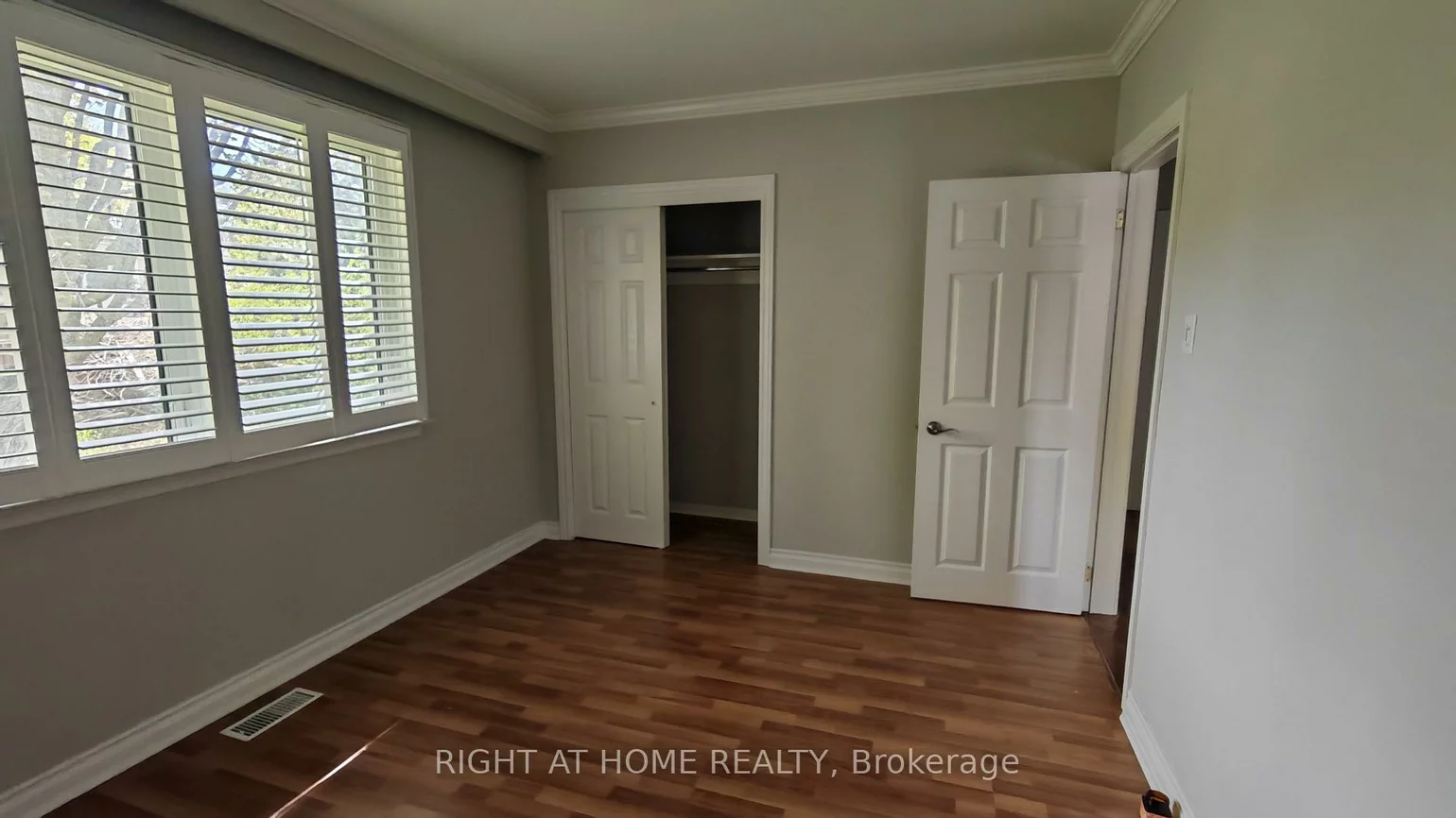 27, Sussex, Crosby, Richmond Hill