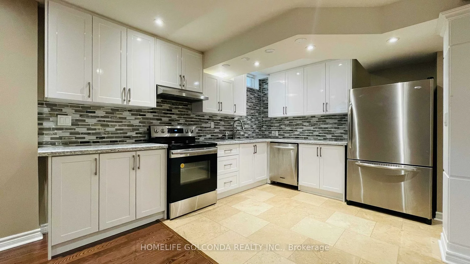 110A, Bond, Oak Ridges, Richmond Hill
