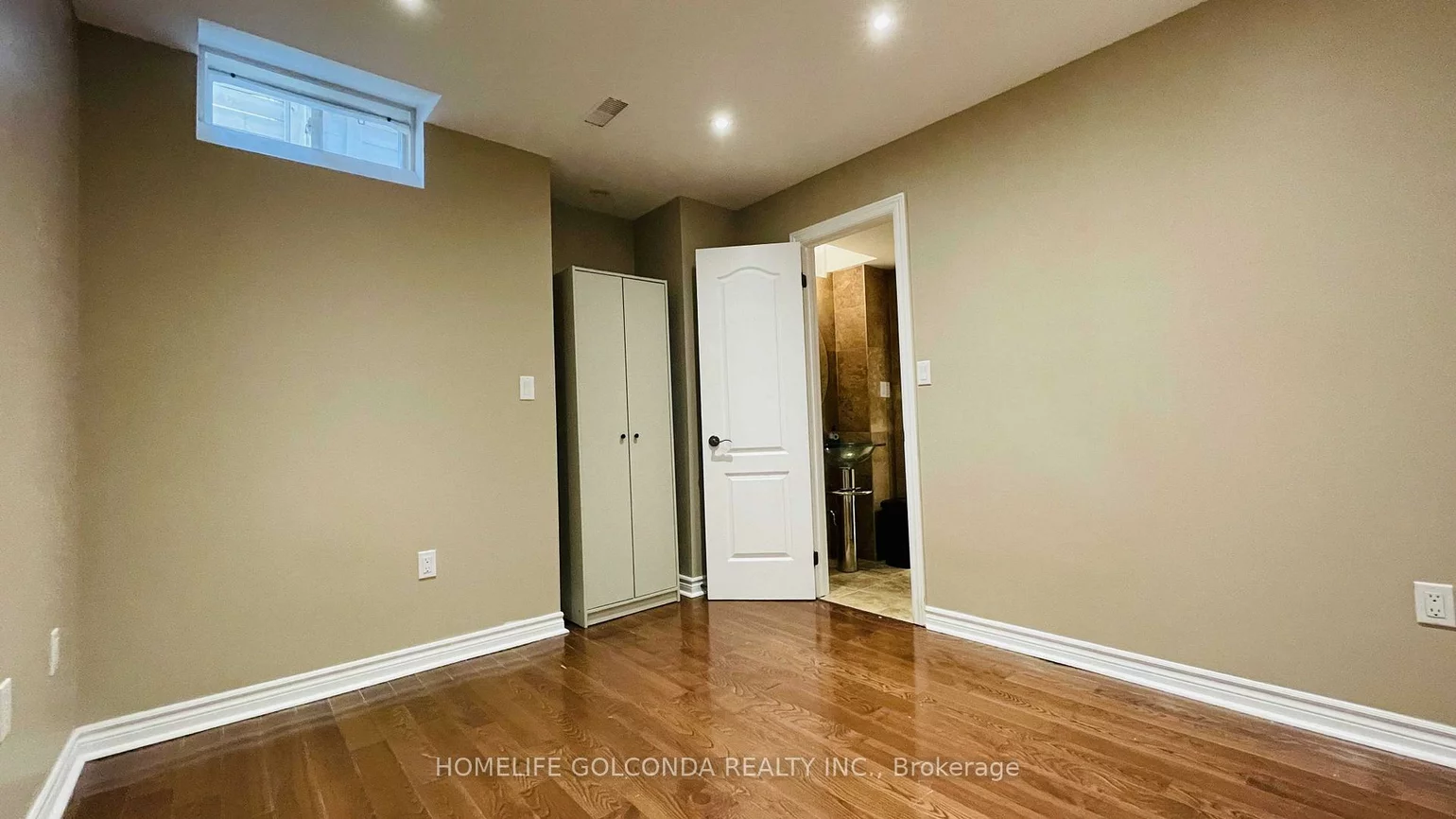 110A, Bond, Oak Ridges, Richmond Hill