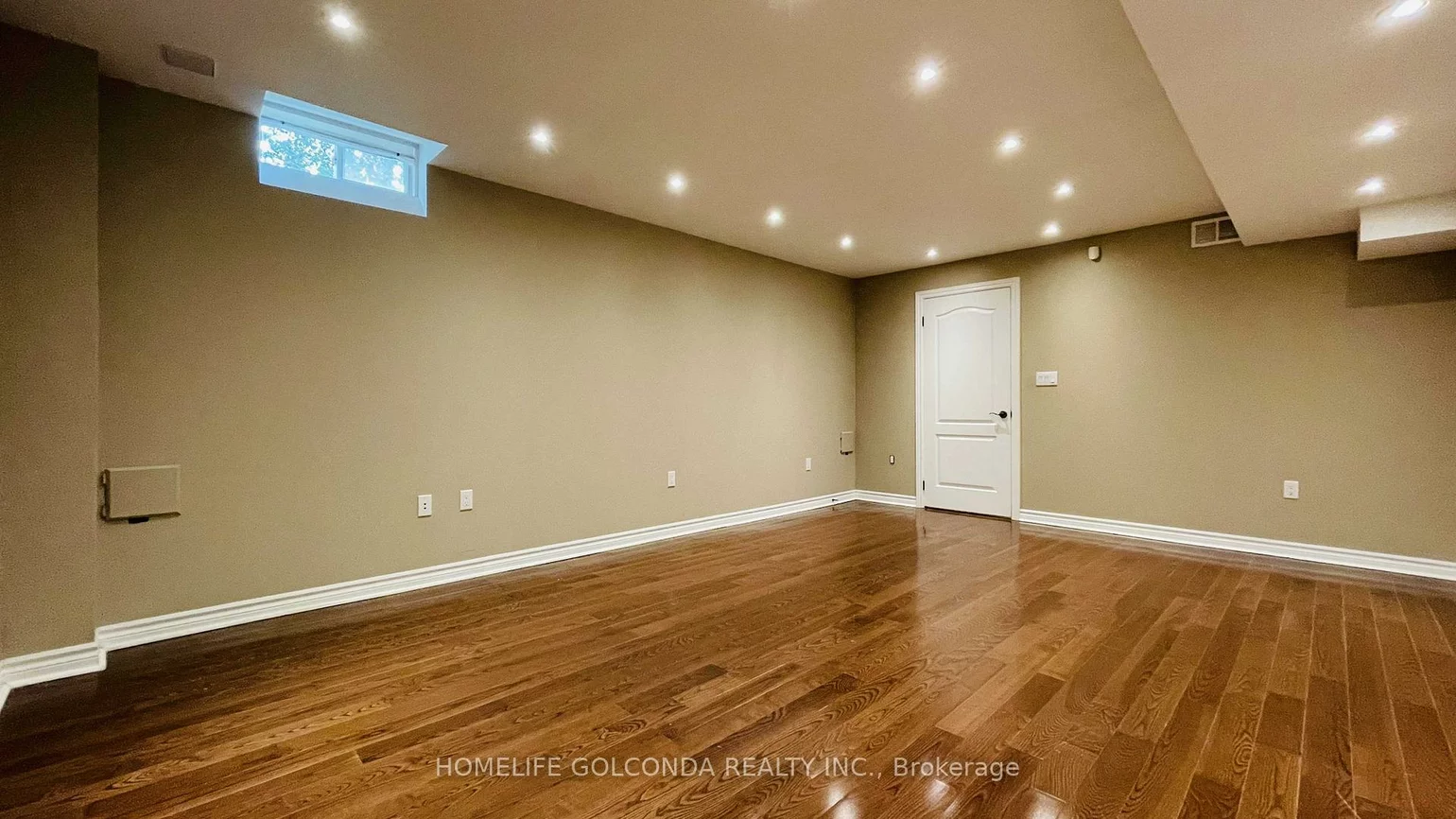 110A, Bond, Oak Ridges, Richmond Hill